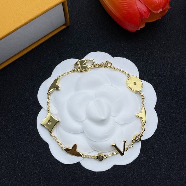fashion bracelet women diamond stainless steel wristband cuff designer v jewelry 18k gold plated wedding jewelry for lovers, Golden;silver
fashion bracelet women diamond stainless steel wristband cuff designer v jewelry 18k gold plated wedding jewelry for lovers, Golden;silver