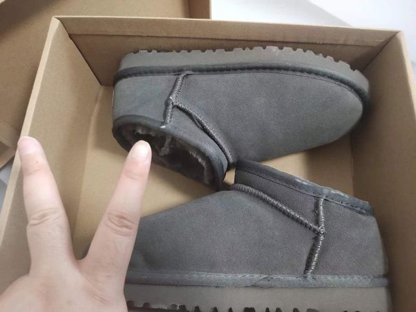 2023 fashion autumn winter cashmere leather thick sole comfortable cotton slippers lazy tow cotton bare foot boots, Black
2023 fashion autumn winter cashmere leather thick sole comfortable cotton slippers lazy tow cotton bare foot boots, Black
