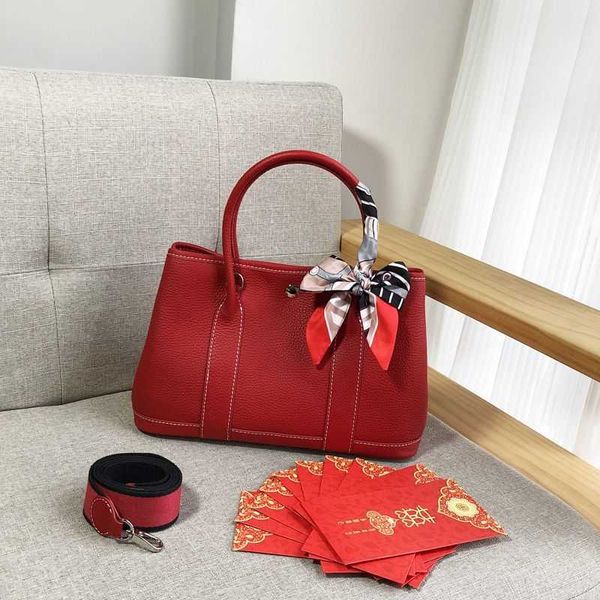 factory wholesale designer h ormes totes handbags lafulico red wedding bag 2023 new bride large capacity handheld genuine leather women'
factory wholesale designer h ormes totes handbags lafulico red wedding bag 2023 new bride large capacity handheld genuine leather women'