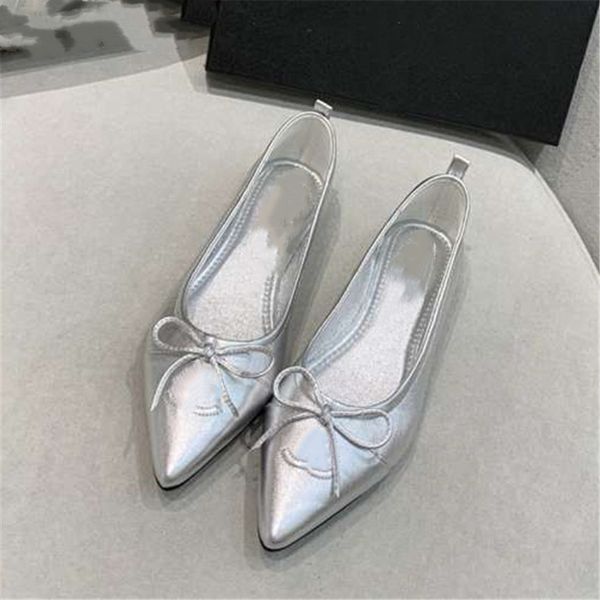 fashion dress shoes 2023 channel women's leather high heel letter logo business work travel leisure flat shoes 010-01, Black
fashion dress shoes 2023 channel women's leather high heel letter logo business work travel leisure flat shoes 010-01, Black