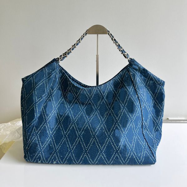 aaa luxury totes big brand handbag message bags classic cowboy embroidery crossbody original 5a totes designer shopping bag portable size 32
aaa luxury totes big brand handbag message bags classic cowboy embroidery crossbody original 5a totes designer shopping bag portable size 32