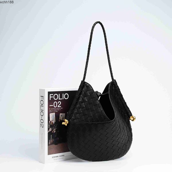 venetas solstice tote cassette bag bags 2023 woven cowhide vegetable basket generous versatile one shoulder straddle women's
venetas solstice tote cassette bag bags 2023 woven cowhide vegetable basket generous versatile one shoulder straddle women's