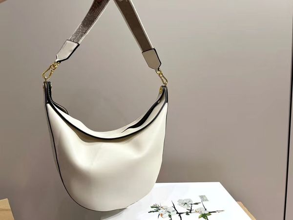 woman luna shoulder bags fashion casual leather totes handbags designers vintage underarm bags luxury cross body bag female half moon bag
woman luna shoulder bags fashion casual leather totes handbags designers vintage underarm bags luxury cross body bag female half moon bag