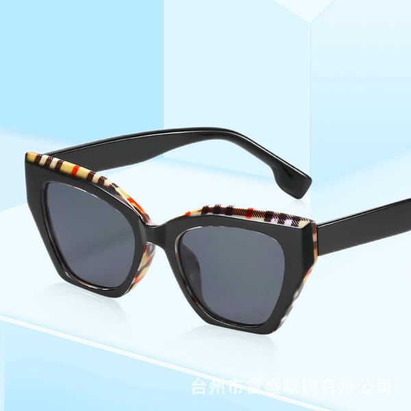 fashionable new style b family's same cat eye small frame avant-garde luxury ins net red show trend sunglasses, White;black
fashionable new style b family's same cat eye small frame avant-garde luxury ins net red show trend sunglasses, White;black