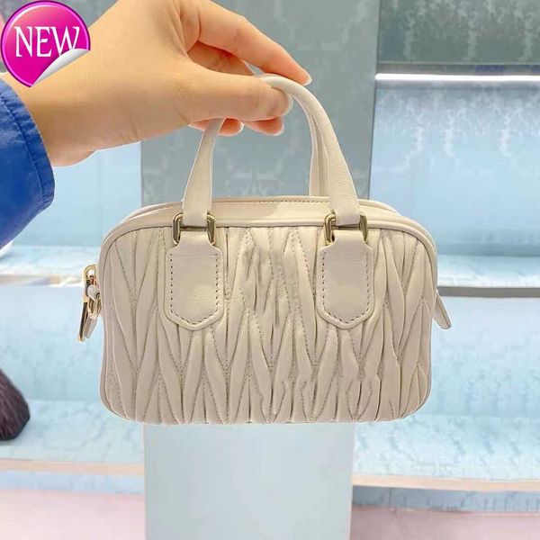 brand designer handbags shoulder cross body bags tote woman's new miu bowling ball boston sheepskin fold new pillow hand bill tote bags
brand designer handbags shoulder cross body bags tote woman's new miu bowling ball boston sheepskin fold new pillow hand bill tote bags