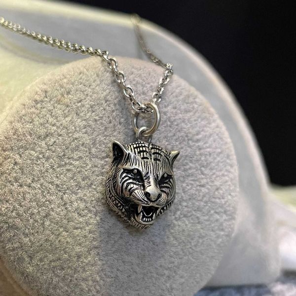 head necklace zodiac tiger pendant clavicle chain letter double sterling silver men's and women's craft
head necklace zodiac tiger pendant clavicle chain letter double sterling silver men's and women's craft