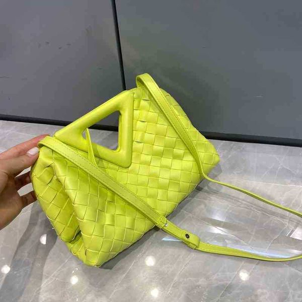 original edition designer handbags messenger venetss bottegs's bag female 2023 summer portable single shoulder inverted triangle woven
original edition designer handbags messenger venetss bottegs's bag female 2023 summer portable single shoulder inverted triangle woven