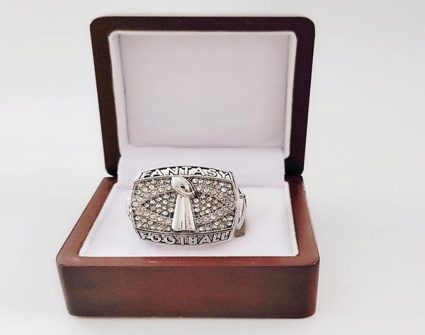 2014 fantasy football championship ring fashion fans commemorative gifts for friends whole4499984, Golden;silver
2014 fantasy football championship ring fashion fans commemorative gifts for friends whole4499984, Golden;silver
