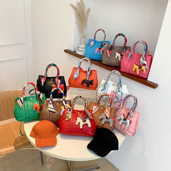 factory wholesale designer h ormes totes handbags fashion bag women's 2023 new candy color tote handbag daily commuting business trip b
factory wholesale designer h ormes totes handbags fashion bag women's 2023 new candy color tote handbag daily commuting business trip b