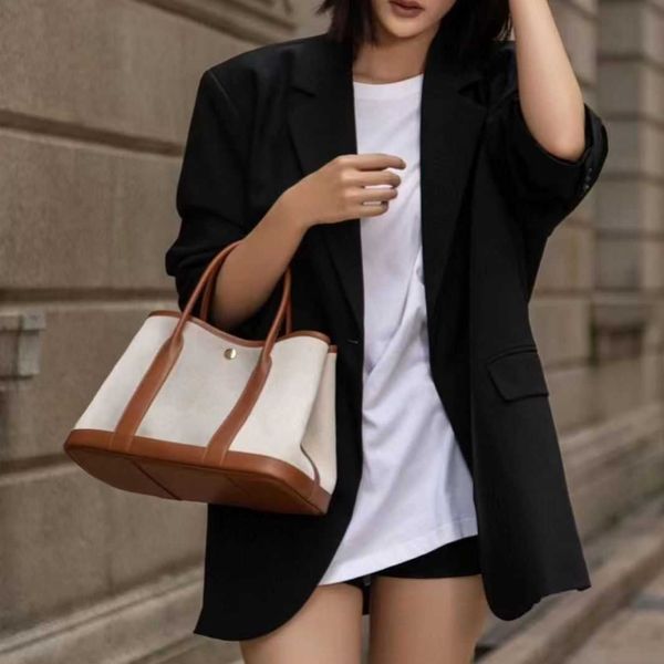factory wholesale designer h ormes totes handbags new canvas with cowhide garden bag 30 commuter large capacity fashion handbag contrast des
factory wholesale designer h ormes totes handbags new canvas with cowhide garden bag 30 commuter large capacity fashion handbag contrast des
