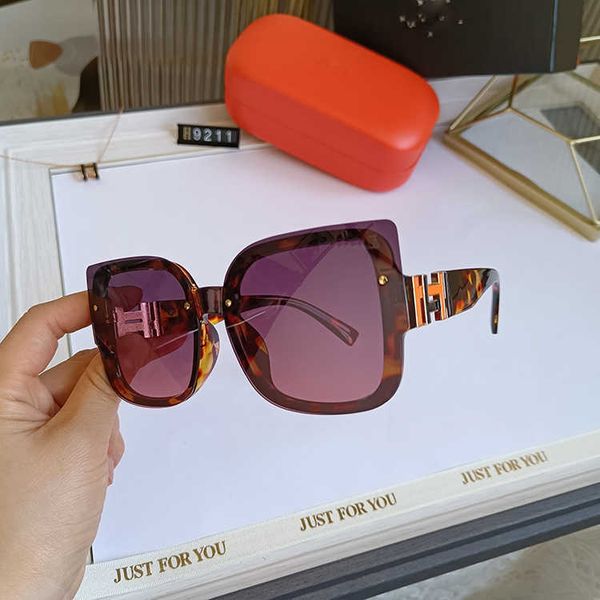 wholesale of new box uv resistant mesh red sunglasses for women with high-end feel, White;black
wholesale of new box uv resistant mesh red sunglasses for women with high-end feel, White;black