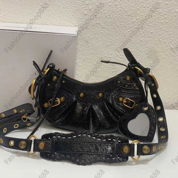 half le cagole moon armpit bags messenger bag designer bag leather shoulder bagss with heart shaped makeup mirror and small purse pendant
half le cagole moon armpit bags messenger bag designer bag leather shoulder bagss with heart shaped makeup mirror and small purse pendant