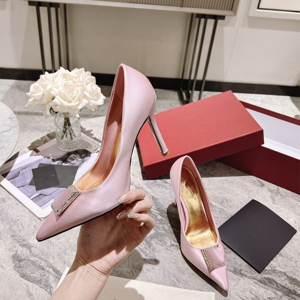 2023 dress shoes high heels luxurys womens platform valentinosity women designers sandals pointed toe gh1a, Black
2023 dress shoes high heels luxurys womens platform valentinosity women designers sandals pointed toe gh1a, Black