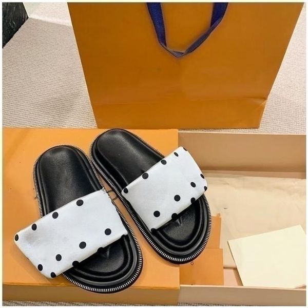 2023designers pool pillow mules women sandals sunset flat comfort mules padded front strap slippers fashionable easy-to-wear style slides, Black
2023designers pool pillow mules women sandals sunset flat comfort mules padded front strap slippers fashionable easy-to-wear style slides, Black