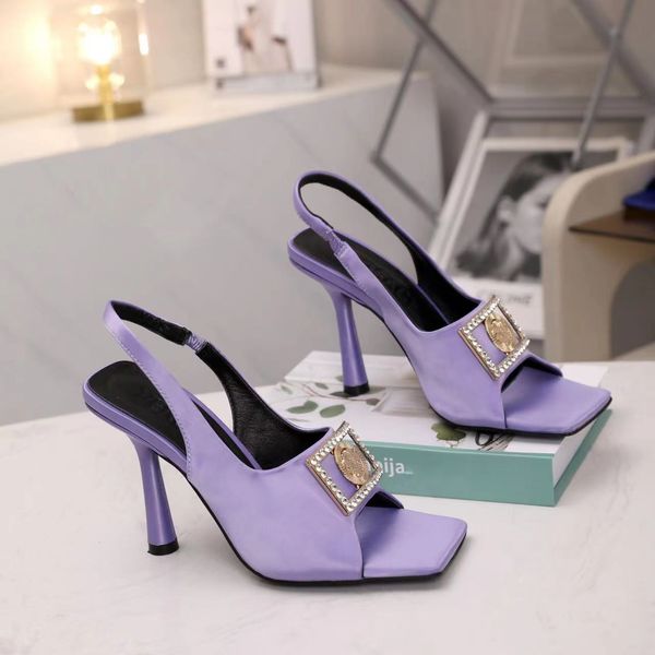 2023 women's designer classic fashion sandals luxury high heels metal button wedding party dress box slim fit high heels 35-42 with box, Black
2023 women's designer classic fashion sandals luxury high heels metal button wedding party dress box slim fit high heels 35-42 with box, Black