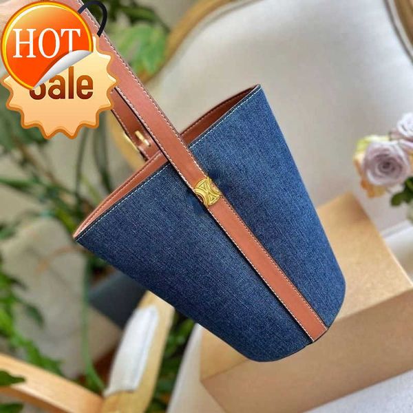 luxury brand designer handbags single shoulder bags cross-body tote 2023 women's new fashion all-in-one texture large capacity bucket f
luxury brand designer handbags single shoulder bags cross-body tote 2023 women's new fashion all-in-one texture large capacity bucket f