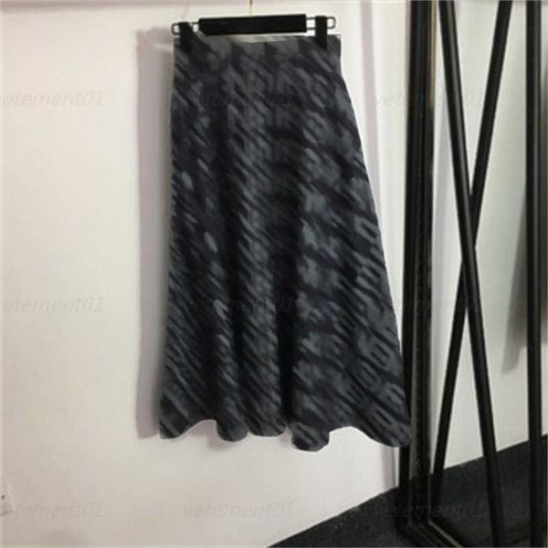 denim skirt summer designer skirt double f hardware buckle decoration letter print high waist denim half skirts designers fashion women 0607, Black
denim skirt summer designer skirt double f hardware buckle decoration letter print high waist denim half skirts designers fashion women 0607, Black
