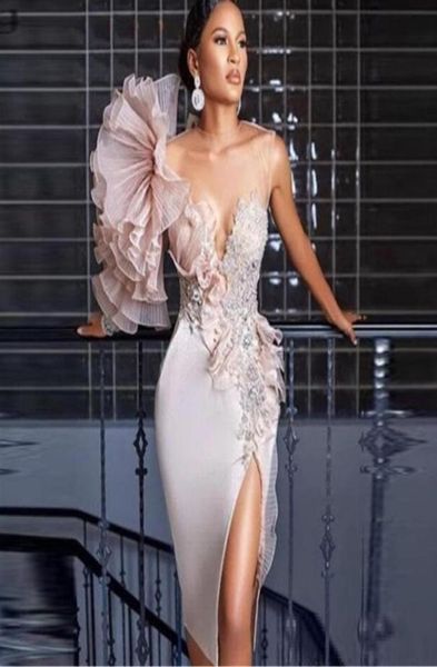 2020 arabic side split evening dresses lace appliques glitter crystals sheer jewel neck knee length formal party gowns for women p8248689, Black;red
2020 arabic side split evening dresses lace appliques glitter crystals sheer jewel neck knee length formal party gowns for women p8248689, Black;red