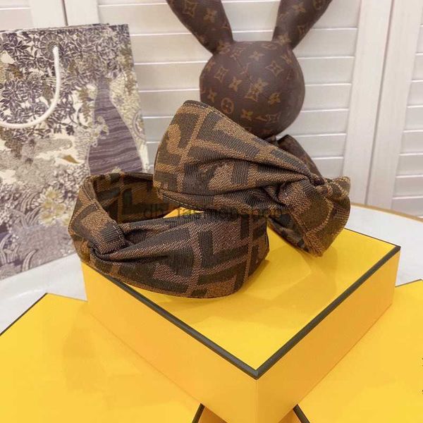 with box f-letter bowknot designer women headbands brown classic pattern fashion girls headband hair hoop headwrap christmas gift girlfriend, Silver
with box f-letter bowknot designer women headbands brown classic pattern fashion girls headband hair hoop headwrap christmas gift girlfriend, Silver