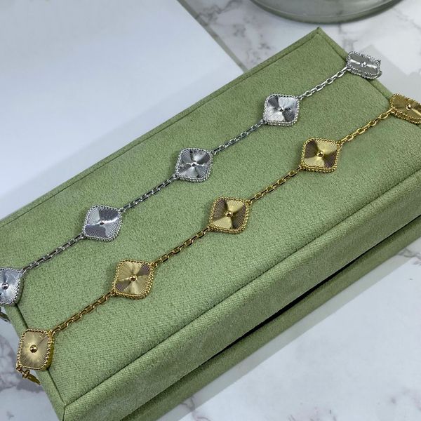 designer bracelet cleef clover bracelet women link chain bracelet four-leaf women fashion gold bracelets exquisite simple fashion jewelry ac, Black
designer bracelet cleef clover bracelet women link chain bracelet four-leaf women fashion gold bracelets exquisite simple fashion jewelry ac, Black