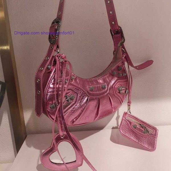 cagole le fashion motorcycle bag women's leather shoulder handbag tote with heart mirror love letter vintage shinny cross body motocycl
cagole le fashion motorcycle bag women's leather shoulder handbag tote with heart mirror love letter vintage shinny cross body motocycl