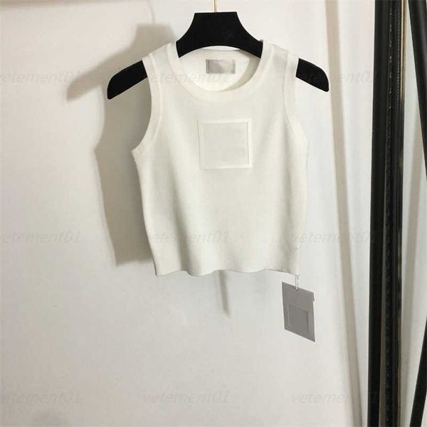 summer tank woman designer swim three-dimensional letters small incense logo printed round neck knitted tanks for women, White
summer tank woman designer swim three-dimensional letters small incense logo printed round neck knitted tanks for women, White