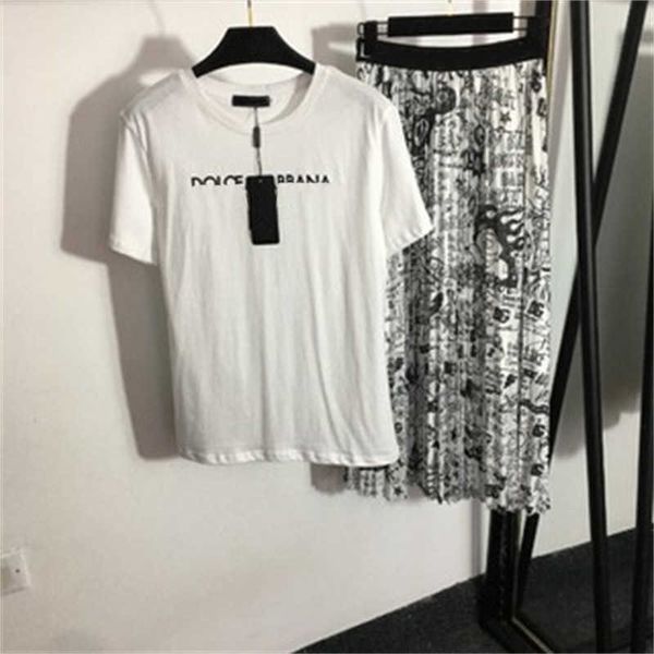 designer dress two piece set trendy printed skirts letter print cotton short sleeve t-shirt fashion prints high waisted pleated skirt womens, White
designer dress two piece set trendy printed skirts letter print cotton short sleeve t-shirt fashion prints high waisted pleated skirt womens, White
