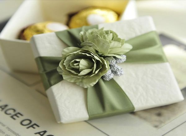 50pcs green rose favor box with ribbon wedding party favor candy boxes christmas gift boxes new5536246
50pcs green rose favor box with ribbon wedding party favor candy boxes christmas gift boxes new5536246