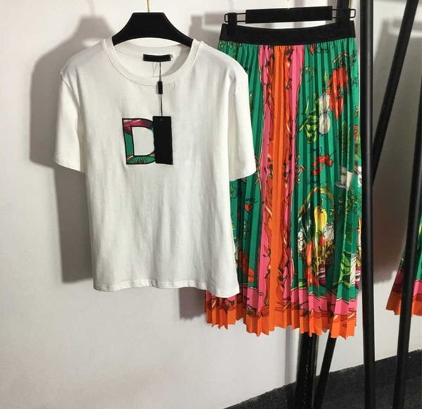 summer print two-piece set fashion womenswear letter embroidered cotton short sleeve t-shirt vegetable print high waist pleated half skirt d, White
summer print two-piece set fashion womenswear letter embroidered cotton short sleeve t-shirt vegetable print high waist pleated half skirt d, White