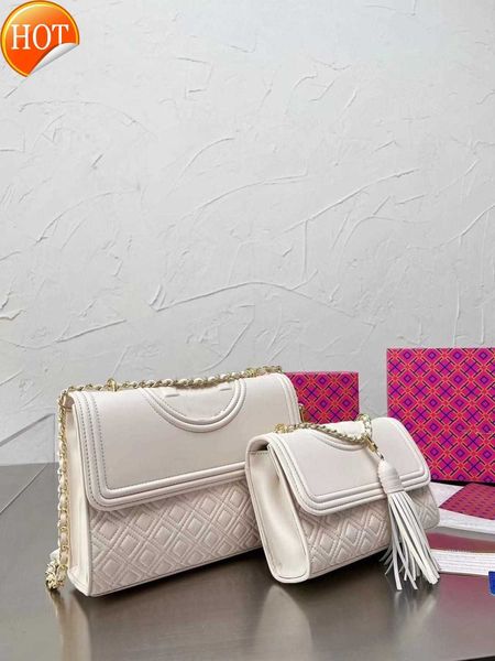 luxury women's brand designer crossbody bags shoulder tote new fashion texture leather portable one shoulders messenger gift box packag
luxury women's brand designer crossbody bags shoulder tote new fashion texture leather portable one shoulders messenger gift box packag