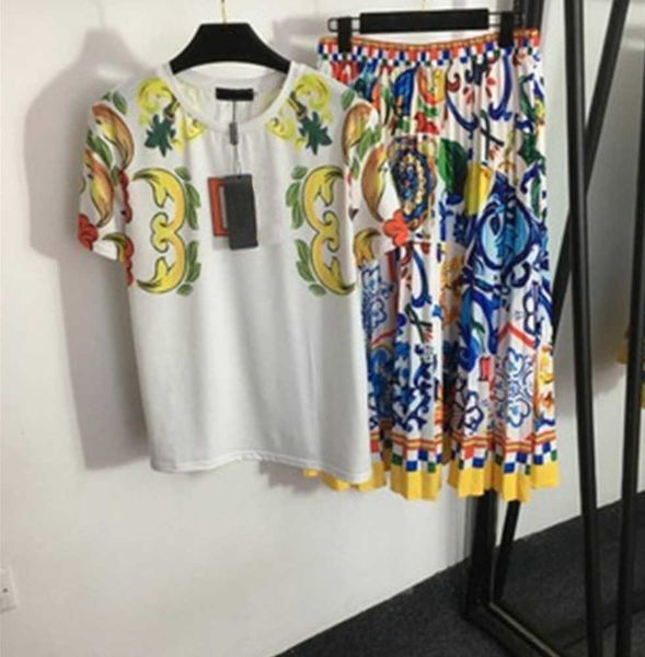 vintage print two piece women dress lightweight and breathable crew neck printed short sleeve t-shirt high waisted pleated skirt party casua, White
vintage print two piece women dress lightweight and breathable crew neck printed short sleeve t-shirt high waisted pleated skirt party casua, White