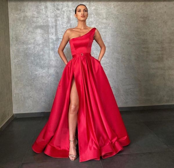 red evening dresses 2021 with dubai middle east high split formal gowns party prom dress sash plus size vestidos de festa red carp4880386, Black;red
red evening dresses 2021 with dubai middle east high split formal gowns party prom dress sash plus size vestidos de festa red carp4880386, Black;red