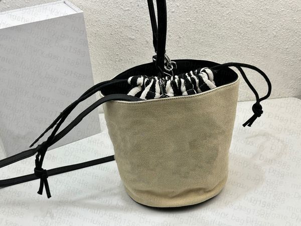 10a bucket bag women diagonal straddle shoulder bag drawstring opening includes inner tank designer bag wrap silk print letter wrap body lux
10a bucket bag women diagonal straddle shoulder bag drawstring opening includes inner tank designer bag wrap silk print letter wrap body lux