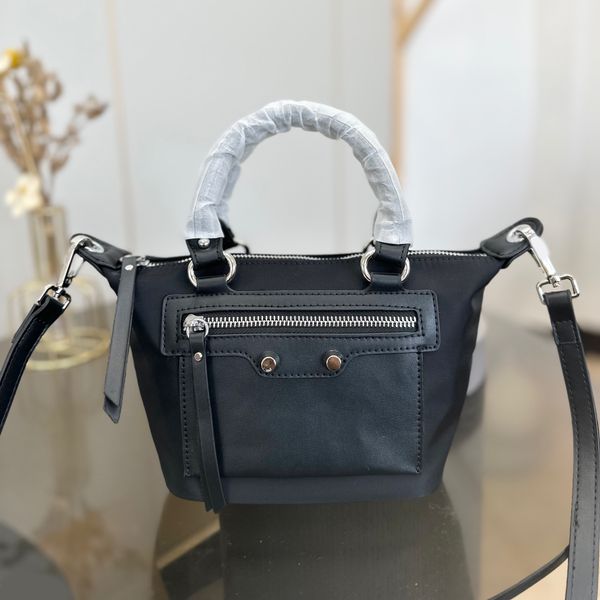 nylon bags fashion shoulder designer brand bag totes crossbody luxury handbags bag women letter purse phone wallet plain mini plain
nylon bags fashion shoulder designer brand bag totes crossbody luxury handbags bag women letter purse phone wallet plain mini plain