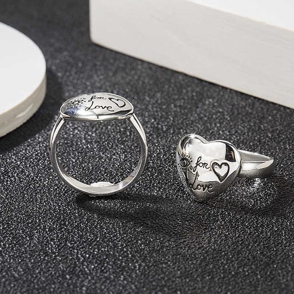 chaozhou ancient family carved flower and bird heart fearless sterling silver love couple ring
chaozhou ancient family carved flower and bird heart fearless sterling silver love couple ring