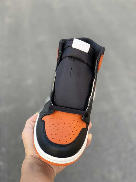 true 1 high og black orange men basketball shoes sports male 1s sneakers box size 8-13
true 1 high og black orange men basketball shoes sports male 1s sneakers box size 8-13