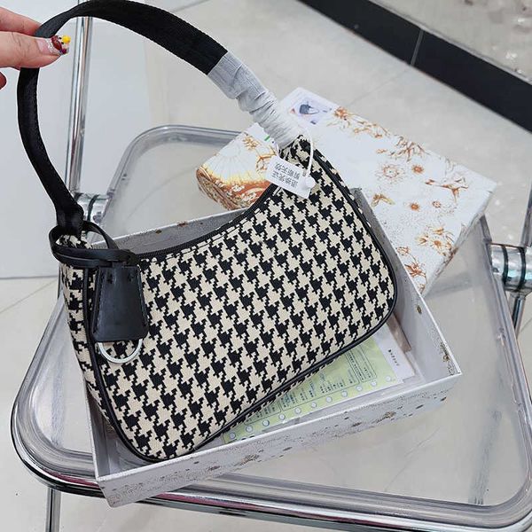 bags ladies shoulder practical designer plaid design hand carry bags luxury gorgeous fashion women shoulder bag designed cloth bag 22 15 6cm
bags ladies shoulder practical designer plaid design hand carry bags luxury gorgeous fashion women shoulder bag designed cloth bag 22 15 6cm