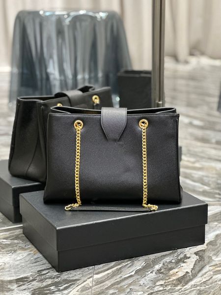 668900 new women's shopping bag high-end quality tote bag large capacity can hold the computer travel essential travel bag retro simple
668900 new women's shopping bag high-end quality tote bag large capacity can hold the computer travel essential travel bag retro simple