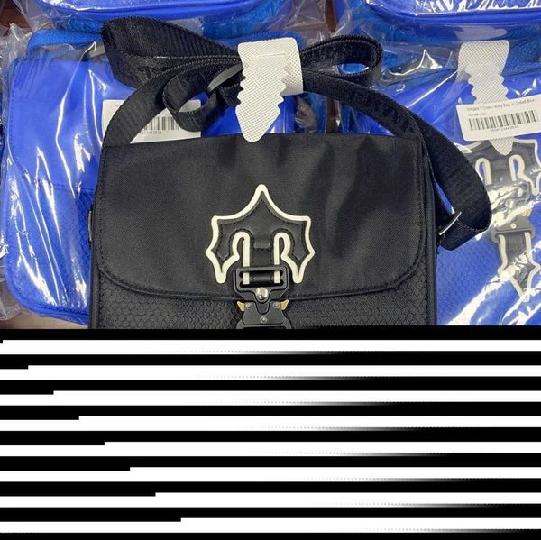 shoulder bags trapstar bag postman messenger irongate cobra t luxury designer handbag hip hop rapper men's women clutch waterproof tida
shoulder bags trapstar bag postman messenger irongate cobra t luxury designer handbag hip hop rapper men's women clutch waterproof tida