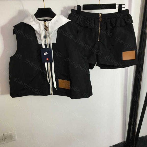 23ss women shorts sets womens designer clothing casual suit color matching hooded zipper waistcoat flanged zipper shorts set women clothes a, White
23ss women shorts sets womens designer clothing casual suit color matching hooded zipper waistcoat flanged zipper shorts set women clothes a, White