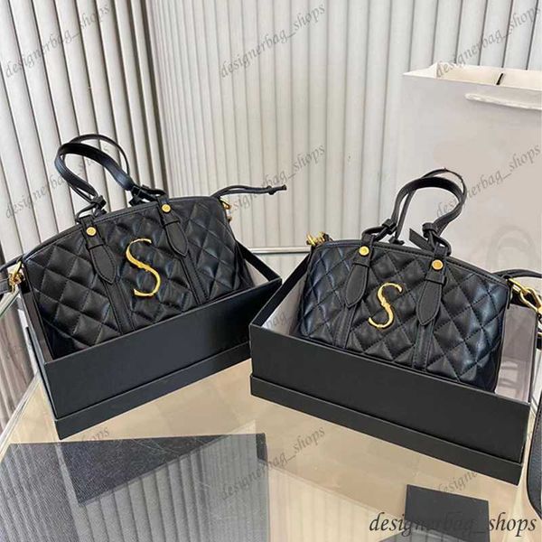 minimalist designer bag crossbody bag shoulder bag women's fashion street bag simple casual classic color can be handheld or crossbody
minimalist designer bag crossbody bag shoulder bag women's fashion street bag simple casual classic color can be handheld or crossbody