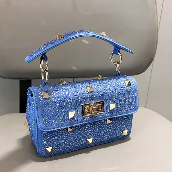 designer women's valentino bag rivet roman stud tote bag wfta diamond nail chain iced out handbag single shoulder crossbody versatile l
designer women's valentino bag rivet roman stud tote bag wfta diamond nail chain iced out handbag single shoulder crossbody versatile l
