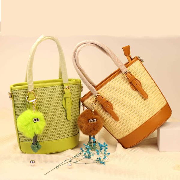 water bucket bag new women's handbag commuting premium sense small one-shoulder crossbody art grass woven bag
water bucket bag new women's handbag commuting premium sense small one-shoulder crossbody art grass woven bag