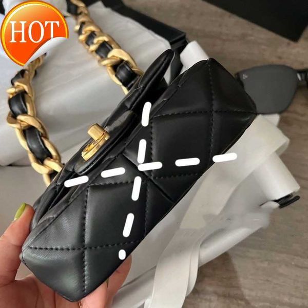 luxury designer single shoulder bag fashion small fragrant wind thick chain square fat woman clutch bags for women factory low price direct
luxury designer single shoulder bag fashion small fragrant wind thick chain square fat woman clutch bags for women factory low price direct
