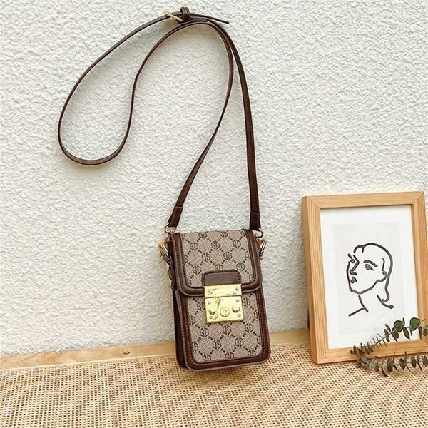 2023 new fashion casual phone bag versatile ins network red crowd contrast color one shoulder crossbody small bag 50% outlet online sale 9yd, Red;black
2023 new fashion casual phone bag versatile ins network red crowd contrast color one shoulder crossbody small bag 50% outlet online sale 9yd, Red;black