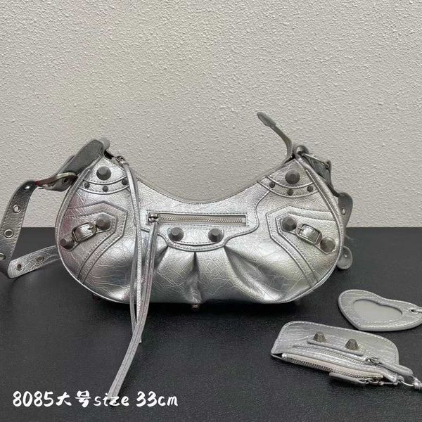 motorcycle half vintage moon crossbody pochette bag luxury women's mens designer le cagole satchel with coin purse rivet tote handbags
motorcycle half vintage moon crossbody pochette bag luxury women's mens designer le cagole satchel with coin purse rivet tote handbags