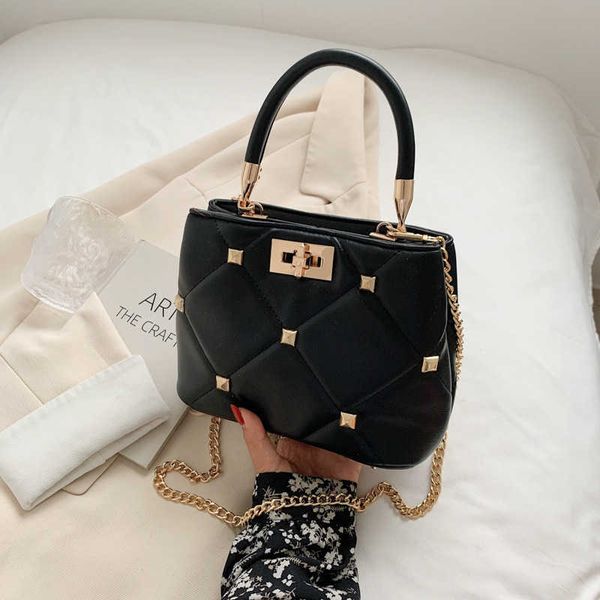 designer women vanletioo bags elegant roman stud tote bag 0hy1 rivest handbag large capacity femeal crossbody duffels fashion single shoulde
designer women vanletioo bags elegant roman stud tote bag 0hy1 rivest handbag large capacity femeal crossbody duffels fashion single shoulde