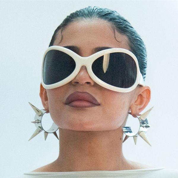 lunettes de luxe femmes fashion vintage y2k sun glasses women men 2023 new arrivals trendy wrap round retro oval oversized shades sunglasses, White;black
lunettes de luxe femmes fashion vintage y2k sun glasses women men 2023 new arrivals trendy wrap round retro oval oversized shades sunglasses, White;black