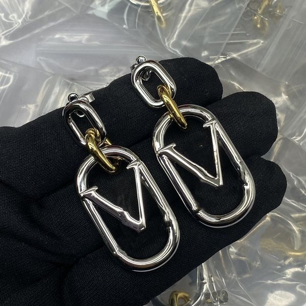 fashion designer luis earrings vuttonity brand design geometric letters crystal earrings classic style stud cgiay cghoap, Golden;silver
fashion designer luis earrings vuttonity brand design geometric letters crystal earrings classic style stud cgiay cghoap, Golden;silver