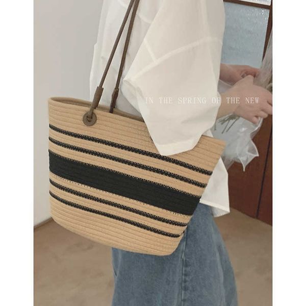 woven bag large capacity casual versatile women's new style ethnic style one shoulder grass woven handheld tote bag
woven bag large capacity casual versatile women's new style ethnic style one shoulder grass woven handheld tote bag